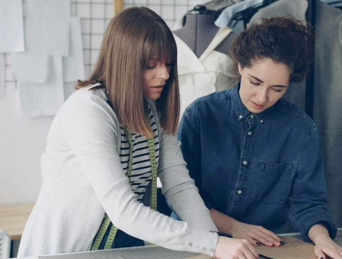 <h2>How the store<br/><span style="text-decoration:underline">Operates</span> </h2>